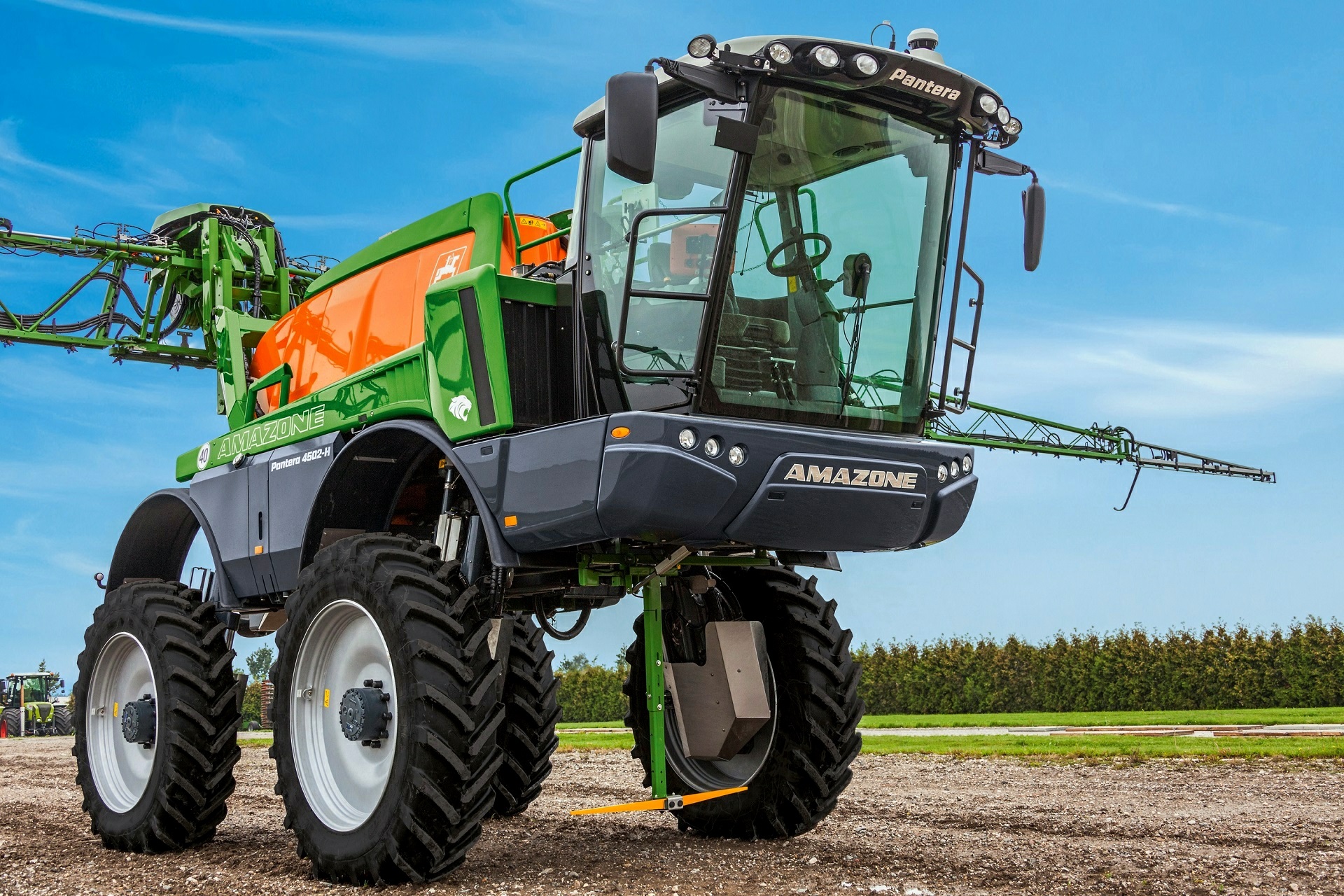 Самохідні обприскувачі Amazone від Дойче Аграртехнік